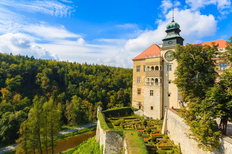 From Krakow: Trail of the Eagles’ Nests Day Tour - The guide makes the castles click, and it shows in the reviews