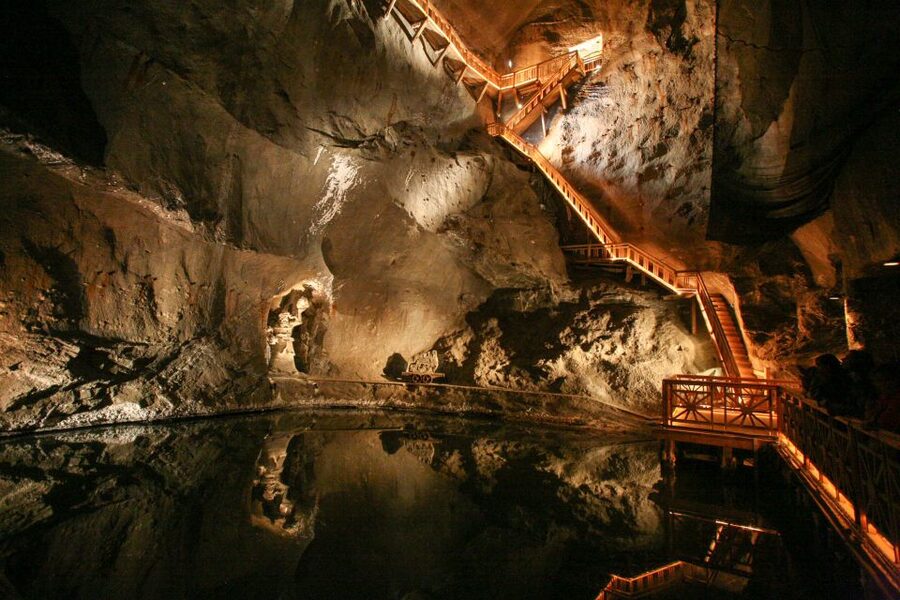 From Krakow: Wieliczka Salt Mine Guided Tour - The “skip the line” entrance and how crowds actually feel underground