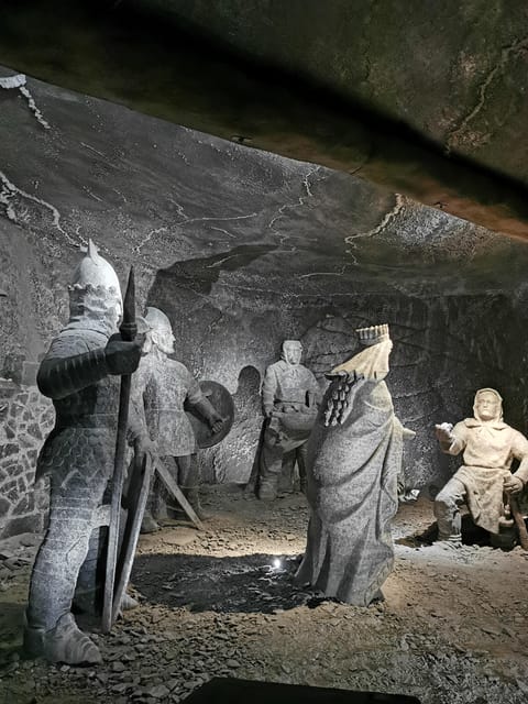 From Krakow: Wieliczka Salt Mine Guided Tour & Hotel pick-up - Timing on the ground: those 15-minute breaks and how to use them