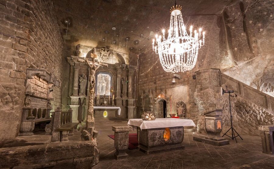From Krakow: Wieliczka Salt Mine Small Group Guided Tour - Meeting the mine: safety rules and the stair descent