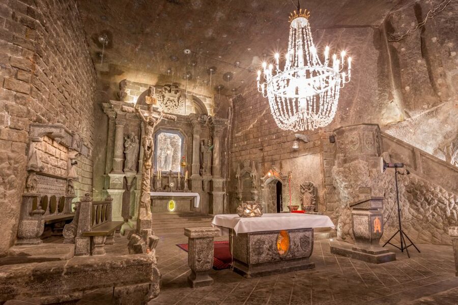 From Krakow: Wieliczka Salt Mine Tour - Breaks, souvenirs, and the food reality