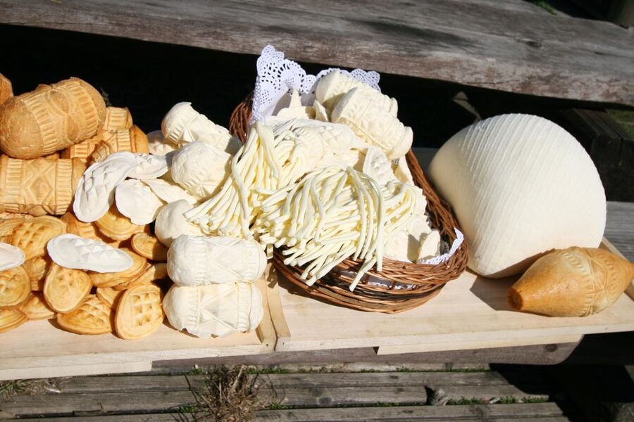 From Krakow: Zakopane Day Tour with Tasting & Funicular Ride - The First Drive Stops: Short Photo Breaks That Set the Tone