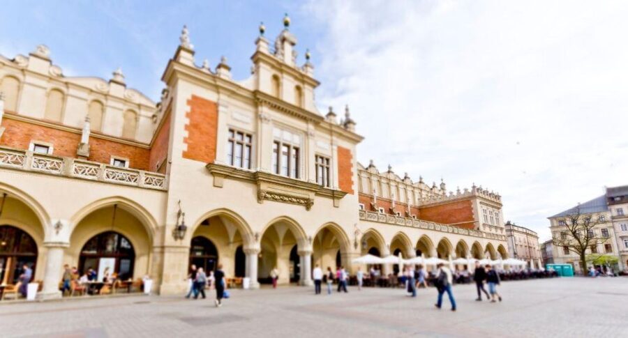 From Warsaw: Guided Tour to Wieliczka Salt Mine and Krakow - Price and value of a $220 day trip (and what you’ll still pay for)