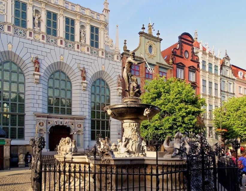 From Warsaw: Tour to Malbork Castle and Gdansk or Sopot - Lunch in a local restaurant: the break you actually need