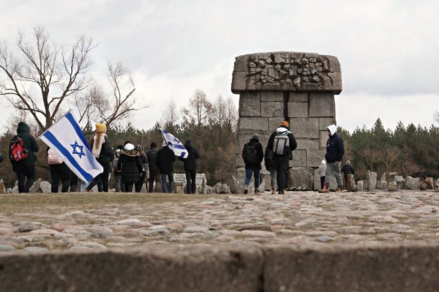 From Warsaw: Treblinka Camp 6-Hour Private Tour - First steps on arrival, what your guide will help you notice