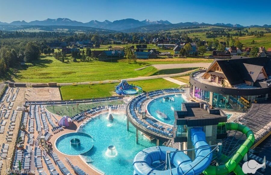 From Zakopane: Chocholow Thermal Baths with Hotel Transfers - Eat Light or Eat Local: The On-Site Restaurant Option