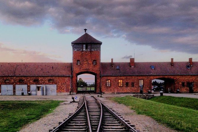 Full-Day Tour of Auschwitz and Wieliczka Salt Mine from Krakow - The ride, the pacing, and how the day feels from start to finish
