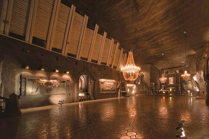 Full-Day Tour of Auschwitz and Wieliczka Salt Mine from Krakow - Pickup window, group size, and what to bring before 7:00 AM