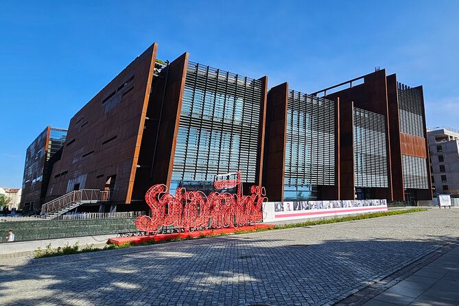 Gdansk: European Solidarity Centre Guided Tour - European Solidarity Centre in Gdańsk: why a guided walk matters