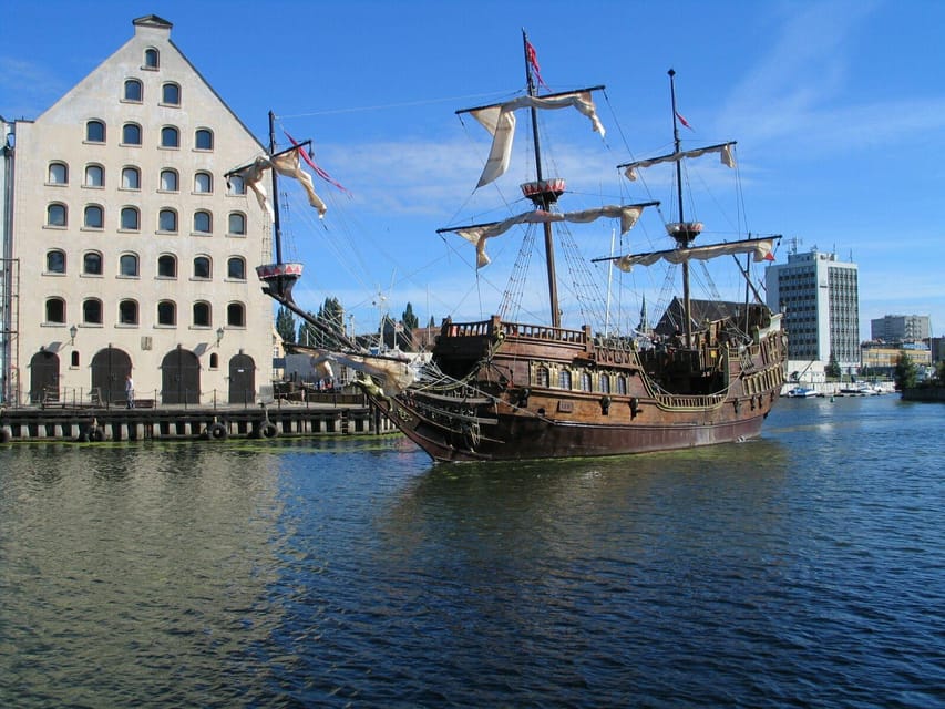 Gdansk: Guided Round-Trip Cruise to Westerplatte - Live commentary in three languages, plus music on the return