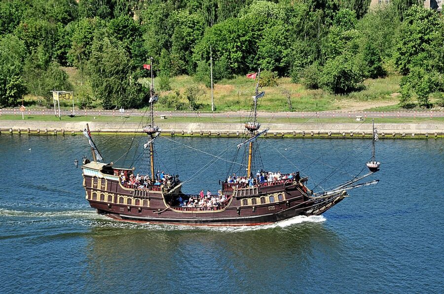 Gdansk: Guided Round-Trip Cruise to Westerplatte - Boarding and seating: the one detail that changes your whole cruise