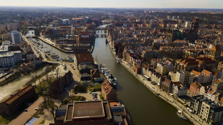 Gdańsk: Highlights Bike Tour - From canals and Low Town renewal to old forts and Gradowa Mountain views