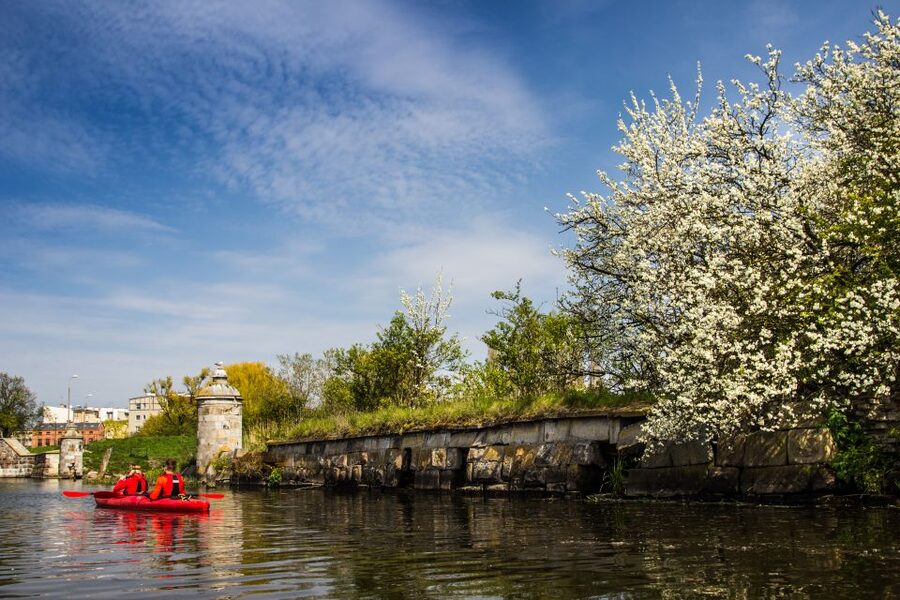 Gdańsk: Islands and Canals Private Kayak Tour - Gear, Paddling Rhythm, and What’s Included