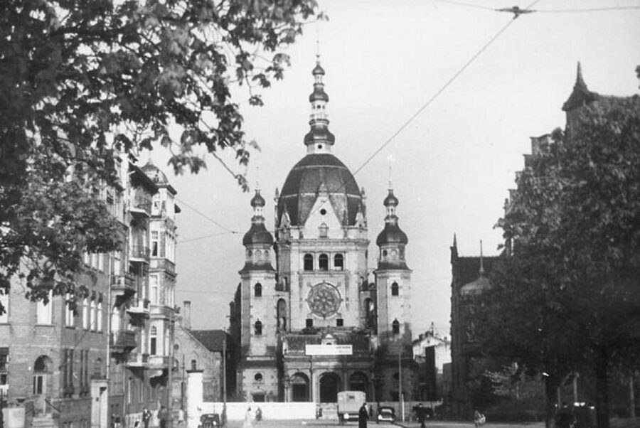 Gdansk: Jewish Heritage Guided Private Walking Tour - Key reasons this Jewish Heritage tour works so well