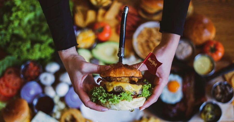 Gdansk: Legendary Burger and Zywiec Beer at Hard Rock Cafe - Legendary Burger plus Żywiec beer, what you’re actually paying for