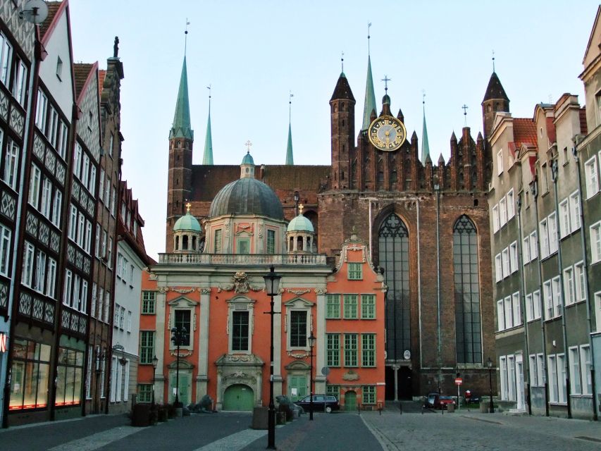 Gdansk Old Town Half-Day Private Walking Tour - Where the Tour Actually Starts: Golden Gate and the Royal Route Rhythm