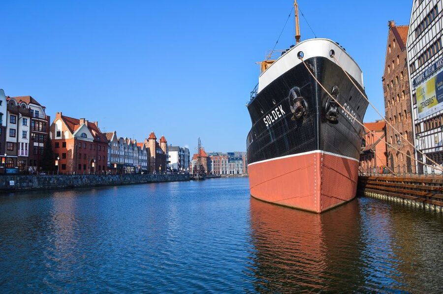 Gdańsk: Old Town Private Walking Tour with Legends and Facts - St Mary’s Basilica: Brick Gothic Scale Inside the Church