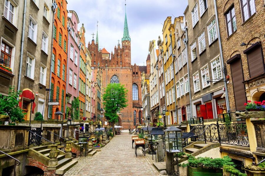Gdańsk: Old Town Private Walking Tour with Legends and Facts - Solidarnosc in Brick and Amber: St Bridget’s Church and the Doors