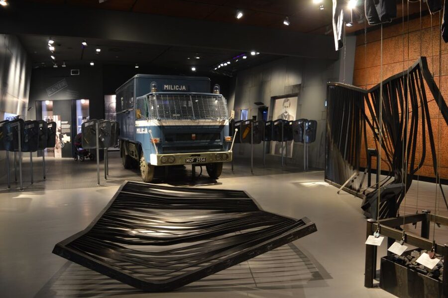 Gdansk: Private Communism Tour with Solidarity Center Museum - Solidarity Square and the 1970 shipyard tragedy you should not skip