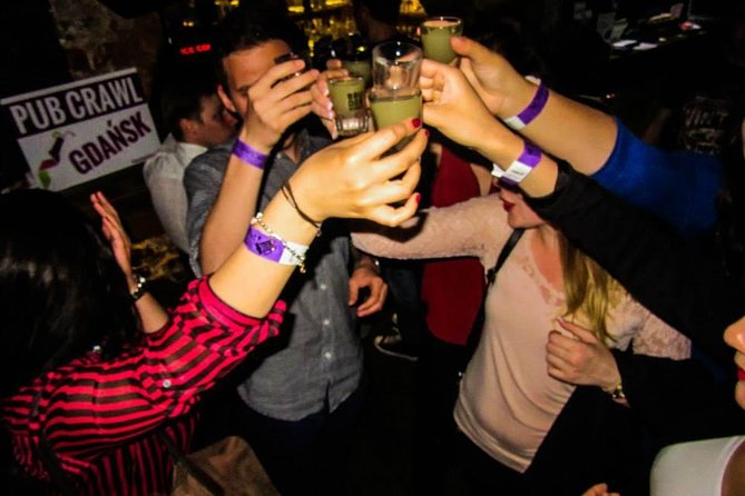 Gdansk: Pub Crawl with Free Drinks - Neptune’s Fountain Start, and How the Night Gets Rolling