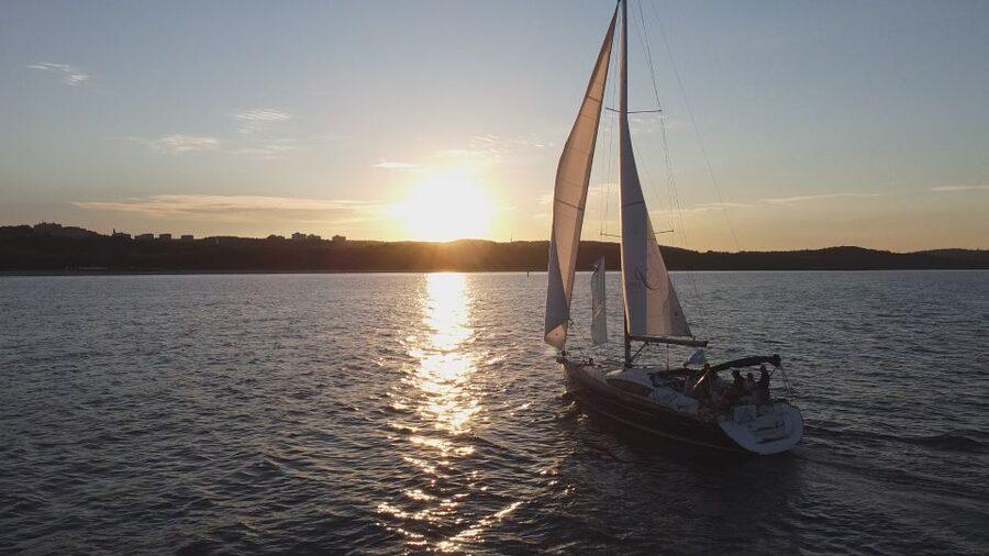 Gdańsk: Scenic Sunset Cruise with Welcome Drink - Stop-by-Stop: What Each Passed Landmark Adds