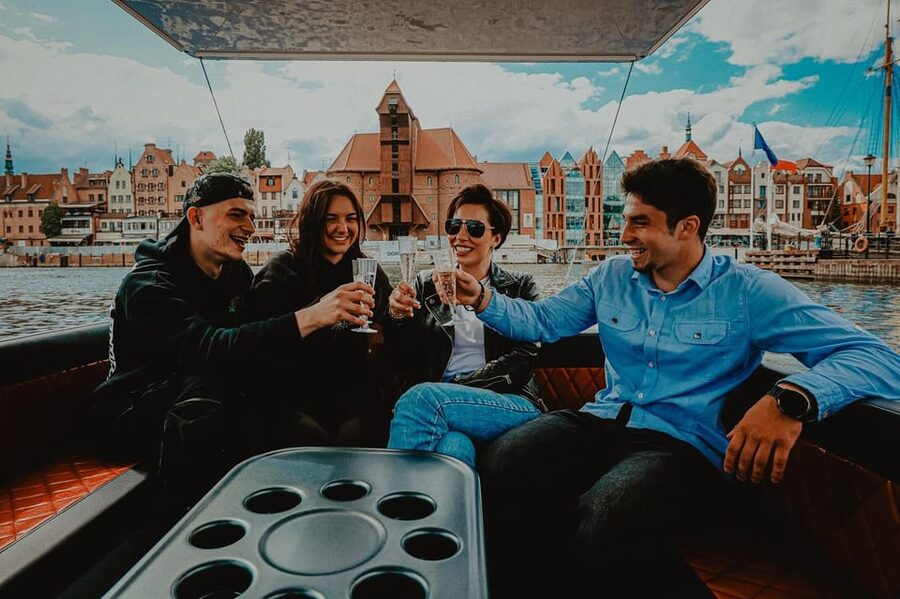 Gdańsk: Sightseeing EcoCruise around the Old Town of Gdansk - Meeting up near Green Bridge and timing the 50-minute loop