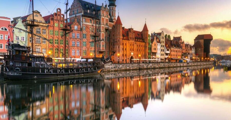 Gdansk: Small Group Walking Tour - Price and logistics, what you’re really paying for