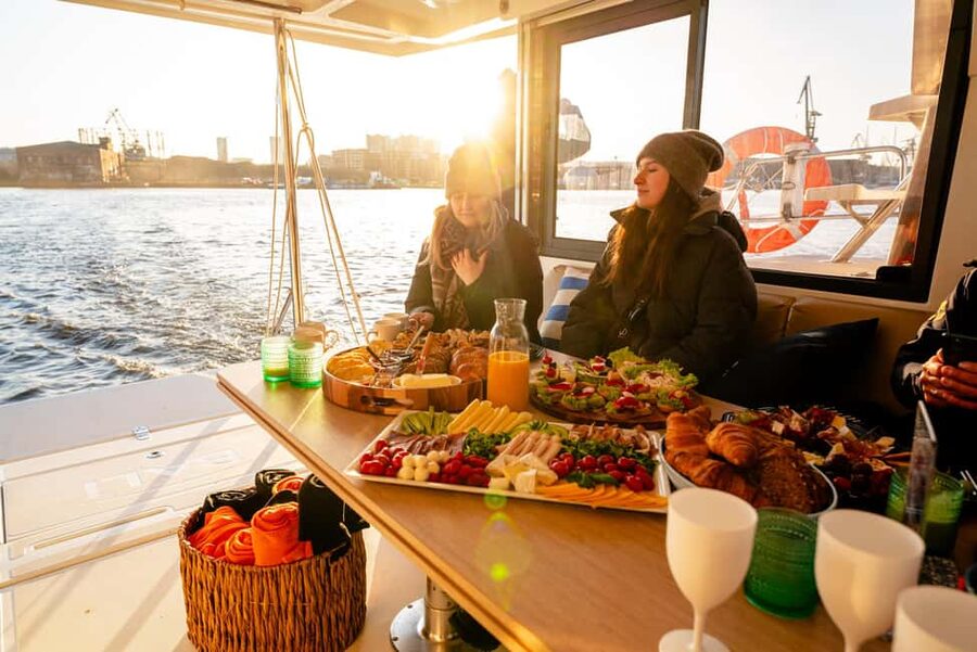 Gdansk/Sopot: Breakfast Cruise on a Catamaran - Prosecco on the water: small, included, and actually fun