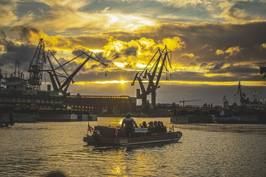 Gdańsk: Sunset Cruise on a Historic Polish Boat - Guides, Pace, and Why This Feels Relaxed Instead of Rushed