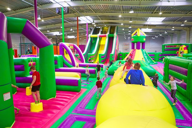 GOjump MEGAPARK Kraków-Sikorki 1h ticket: GOair Inflatable Park - Trampolines plus inflatables: how the 50+ options change the vibe
