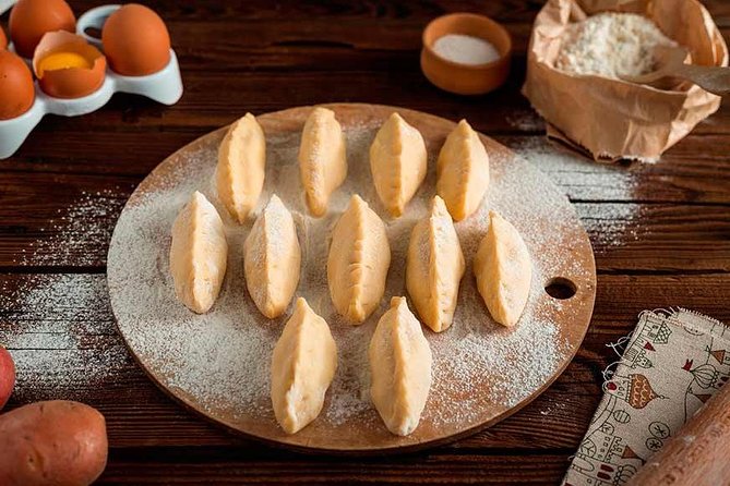 Half-Day Polish Food Walking Tour with Guide and Dinner - What you eat on a Polish food tour (10+ tastings, not one big meal)
