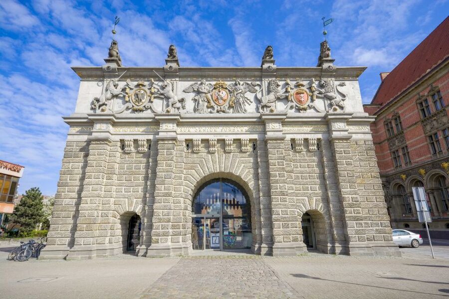 Highlights of Gdańsk, Gdynia and Sopot 1-day Private Tour - Sopot by the beach: Krzywy Domek and the pier view