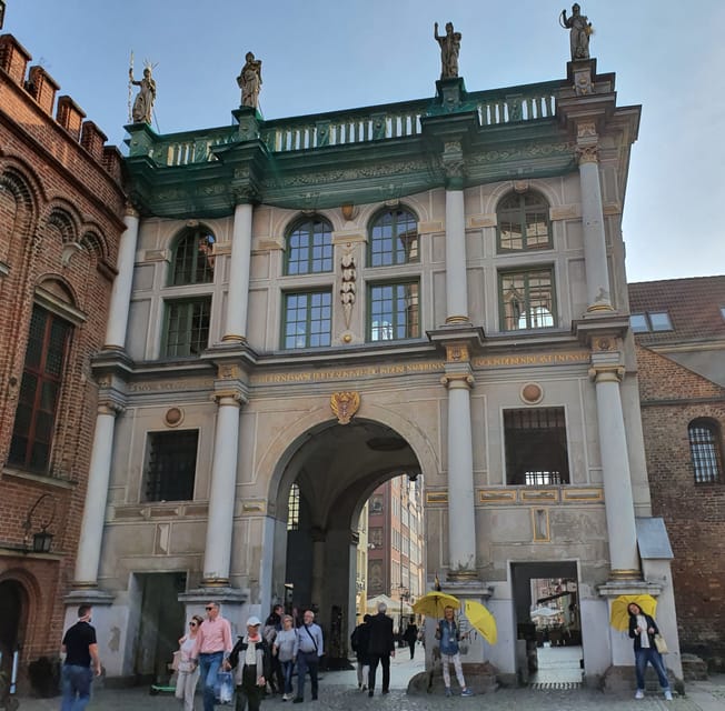 Historic City Center Tour Gdansk in German - Right-town town hall and Arthur’s Court: where civic life shows up