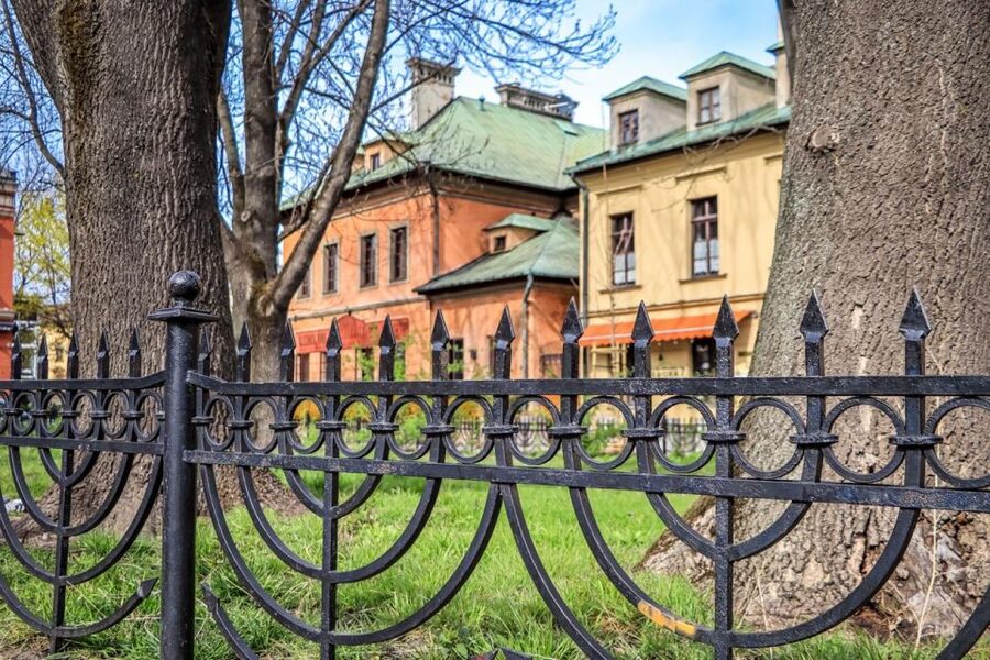 Jewish Krakow Walking Tour in English - Starting at the Old Synagogue: Logistics That Affect Your Comfort