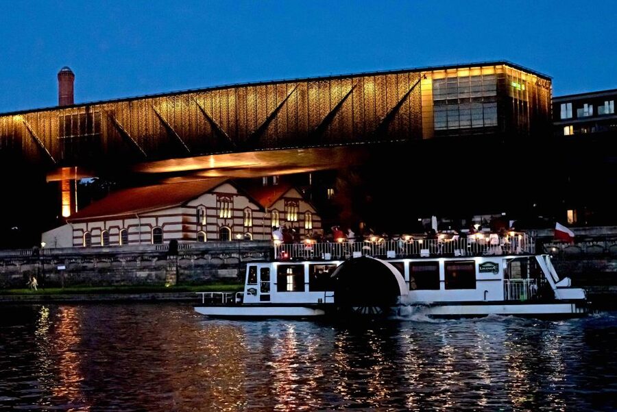 Krakow: 1-Hour Evening Vistula River Cruise - More Bridges, More Angles: Grunwaldzki and Piłsudski