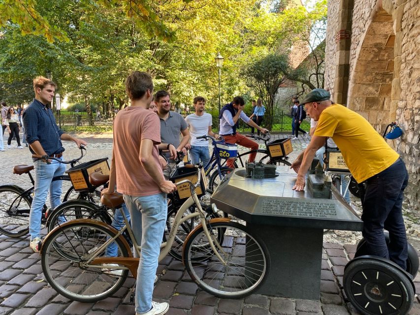 Krakow: 2h Kazimierz (Jewish Quarter) Bike Tour - Two hours in Kazimierz: why this bike format works