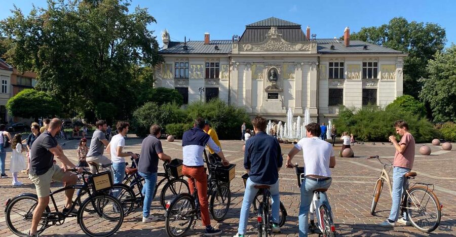 Krakow: 2h Kazimierz (Jewish Quarter) Bike Tour - The history angle: what the tour is really trying to teach