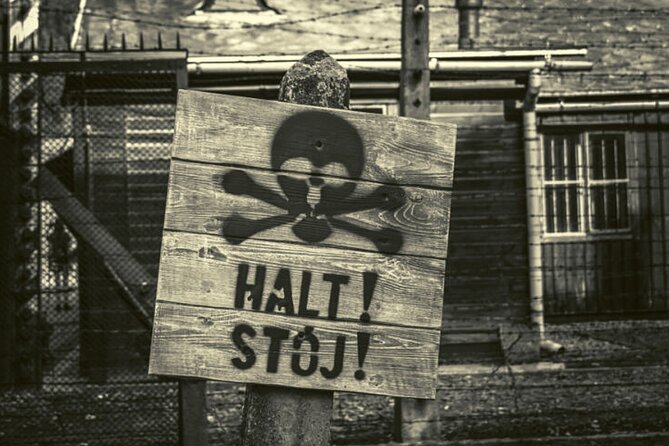 Krakow and Auschwitz Small Group Tour from Warsaw with Lunch - A long day with two very different moods