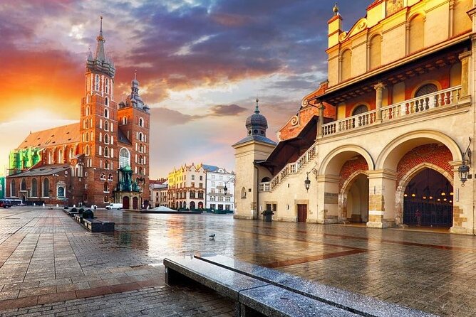 Krakow and Auschwitz Small Group Tour from Warsaw with Lunch - The real value: guided interpretation and smooth transport