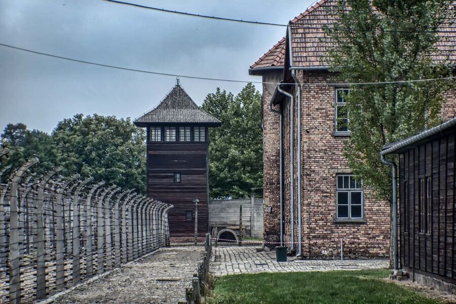 Krakow: Auschwitz and Wieliczka Salt Mine Combo Tour - Practical Packing and Entry Rules You Should Not Skip