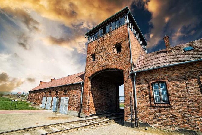 Krakow: Auschwitz-Birkenau Guided Tour with Ticket and Transfer - Should you book this Auschwitz-Birkenau guided tour from Krakow?