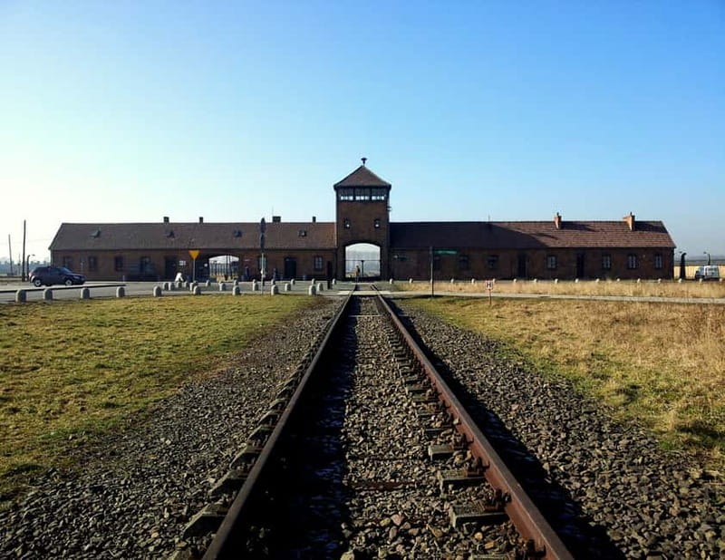 Krakow: Auschwitz-Birkenau Memorial Tour with Optional Lunch - The Early-Morning Pickup Reality Check for Krakow