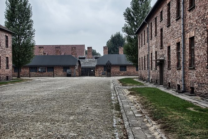 Krakow: Auschwitz-Birkenau Shared English Tour and Transfer - What to Wear, What to Bring, and How to Handle the Emotional Weight
