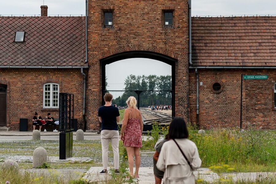 Krakow: Auschwitz-Birkenau Tour Limited to 15 Visitors - What to bring, what not to bring, and the rules that matter