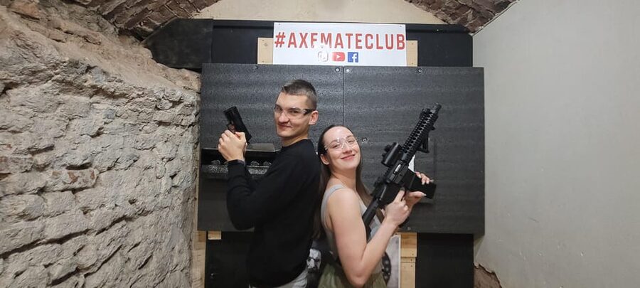 Krakow: Axe Mate Club Shooting Range Entry Ticket - The target game: targets or ducks, and how to use it to learn