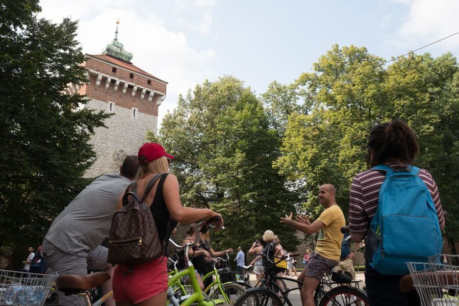 Krakow: Bike Tour of Old Town, Jewish Quarter and the Ghetto - Pacing, roads, and comfort: what you should actually plan for
