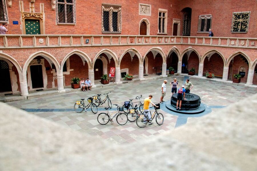 Krakow: Bike Tour of Old Town, Jewish Quarter and the Ghetto - Where you meet in Krakow, and how the tour starts