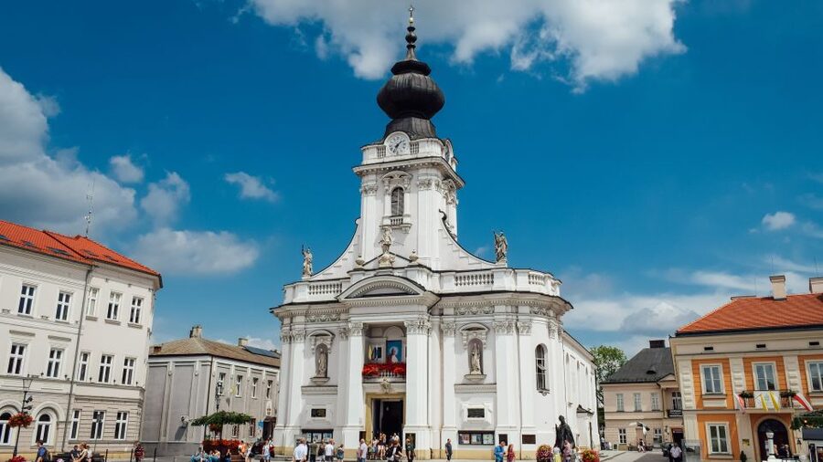 Krakow: Black Madonna of Częstochowa & Home of John Paul II - The 80-mile hop to Częstochowa: switching from local roots to a national shrine