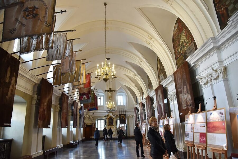 Krakow: Black Madonna Sanctuary of Czestochowa - Guided Tour - The guided highlights you won’t want to miss