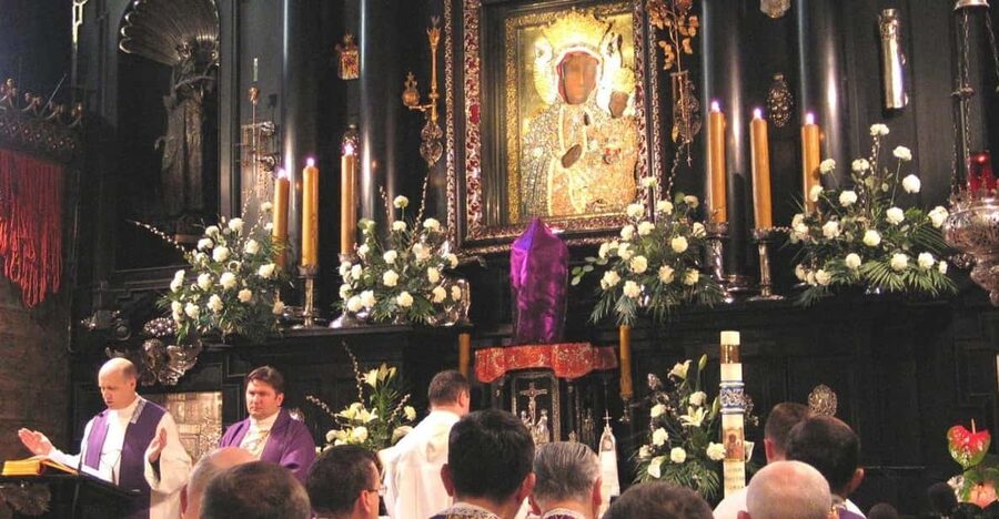 Krakow: Black Madonna Sanctuary of Czestochowa - Guided Tour - Dress code and practical rules that affect the day